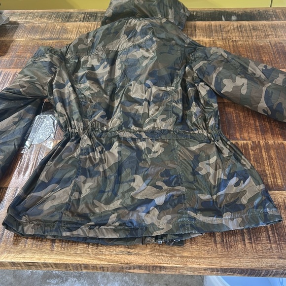 NWT Snobbish Collection camo hooded rain coat size XL - Picture 12 of 12